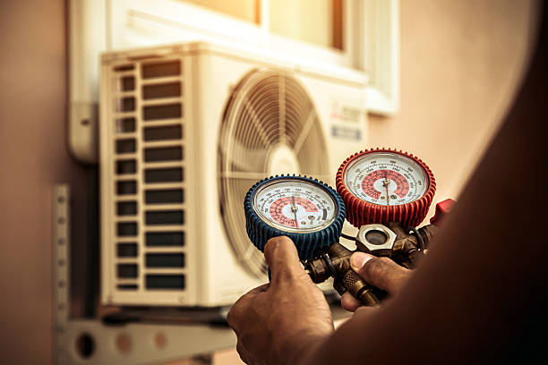 Professional Hvac technician working in Akron, IN